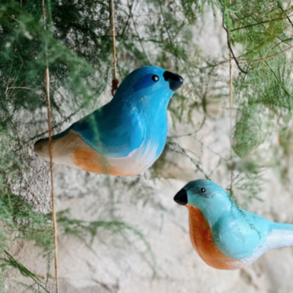 Suspension Oiseau en terre cuite peinte à la main