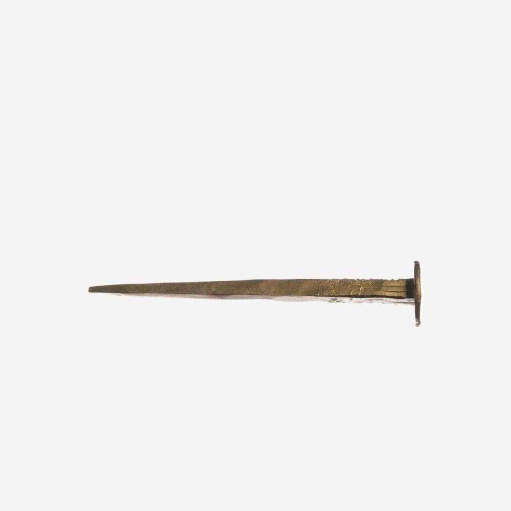 Clou forgé à la main – laiton mat (8,5 cm)