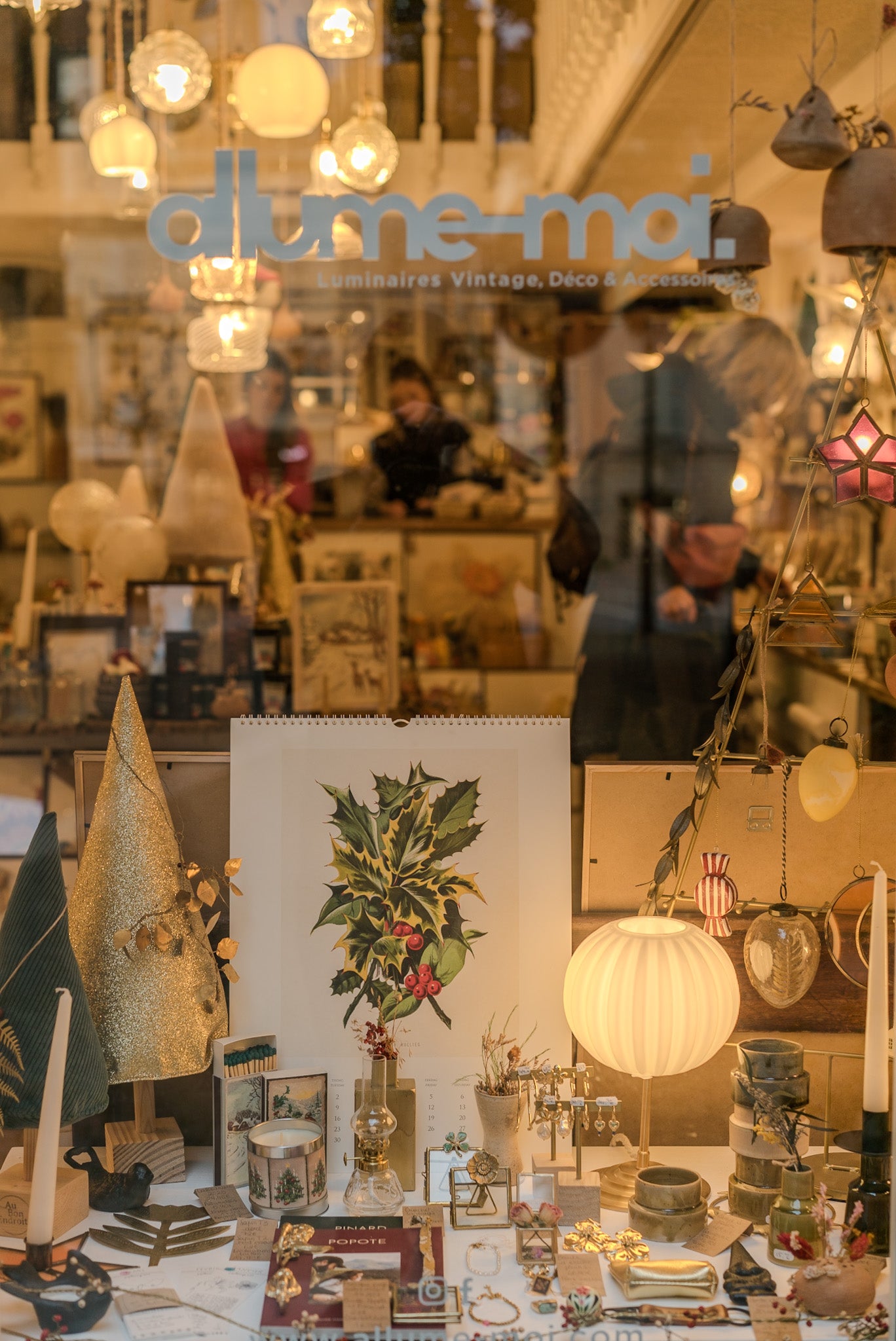 La boutique allume-moi Place Louis Pasteur, au pied de la cathédrale de Bayonne