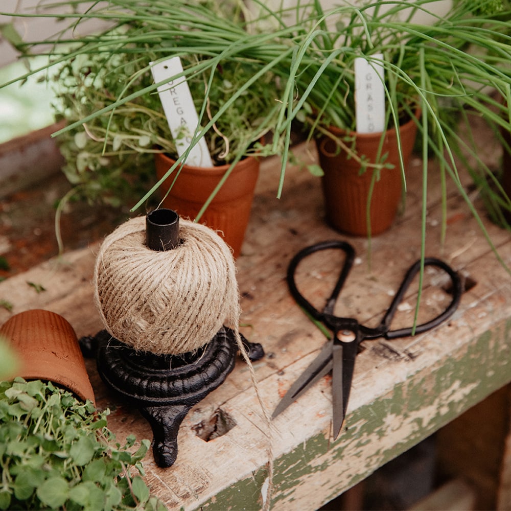 Dévidoir en fonte avec ciseaux – avec ficelle de jute