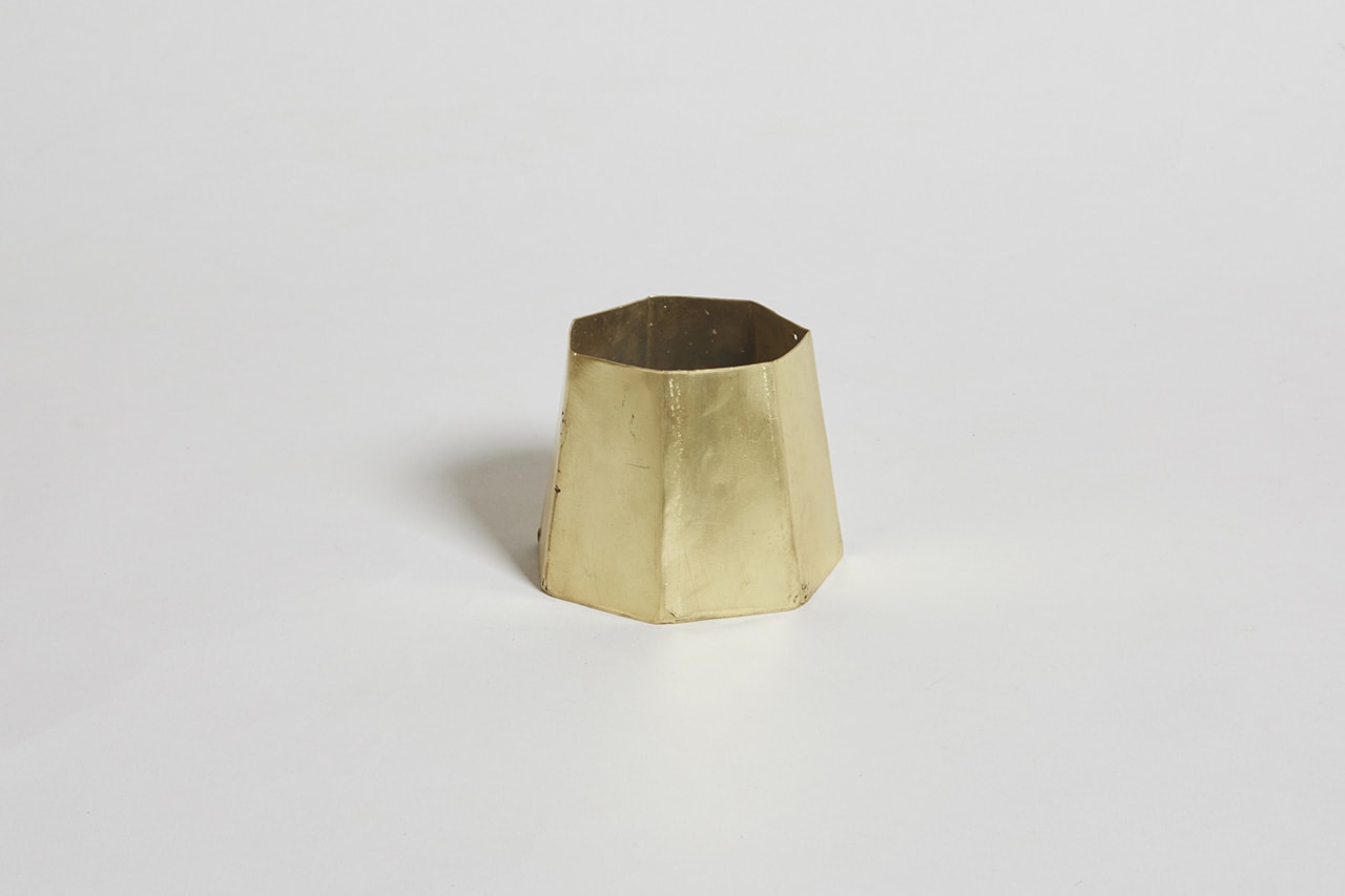 Vase fleur en métal – noir