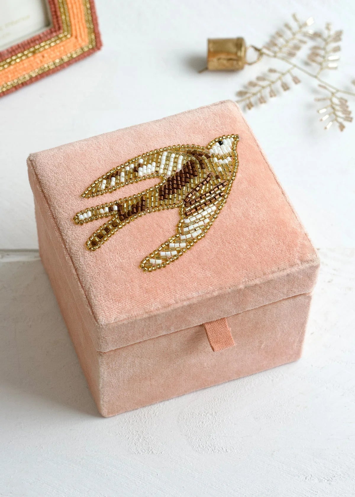 Boîte velours rose oiseau