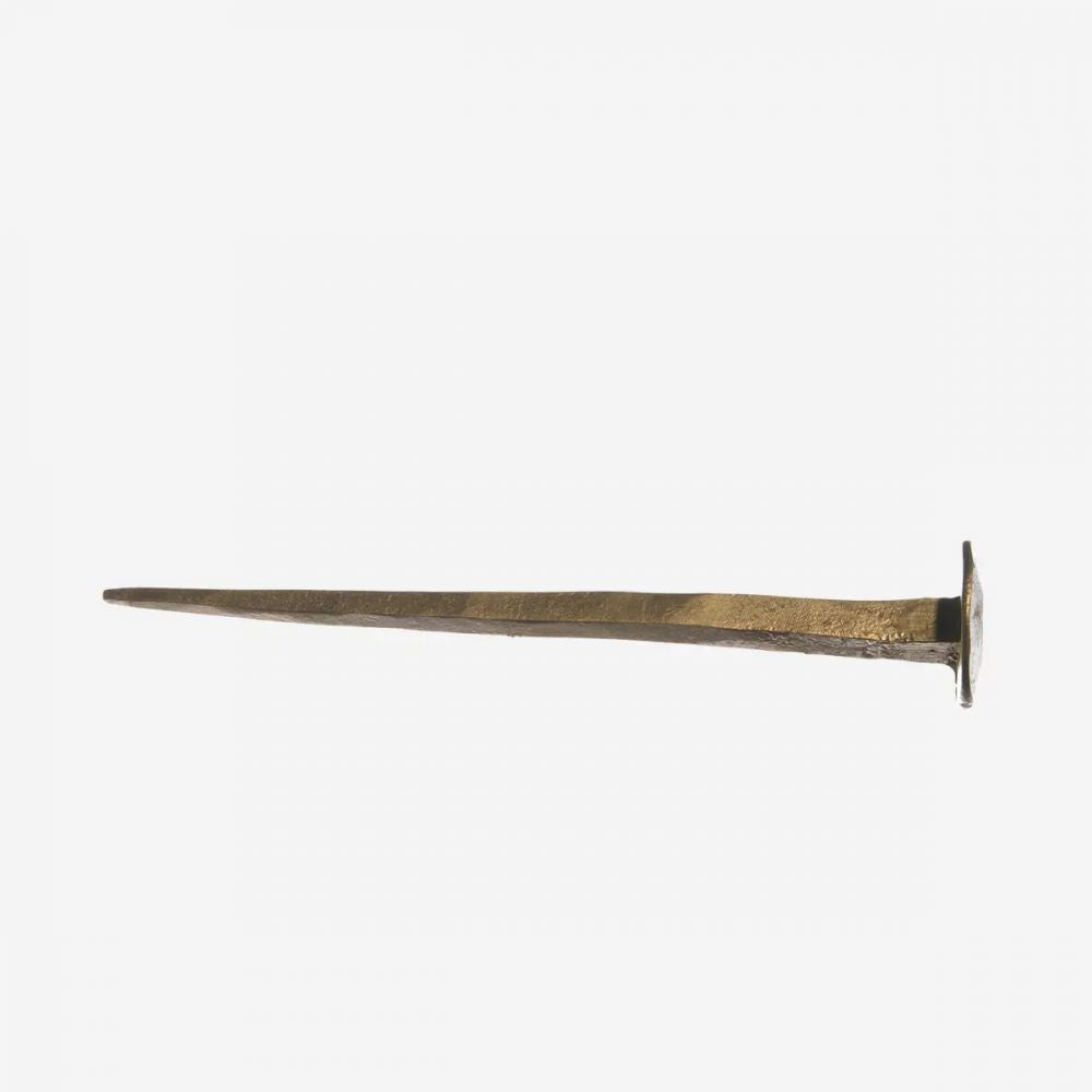 Clou forgé à la main – finition laiton (12 cm)