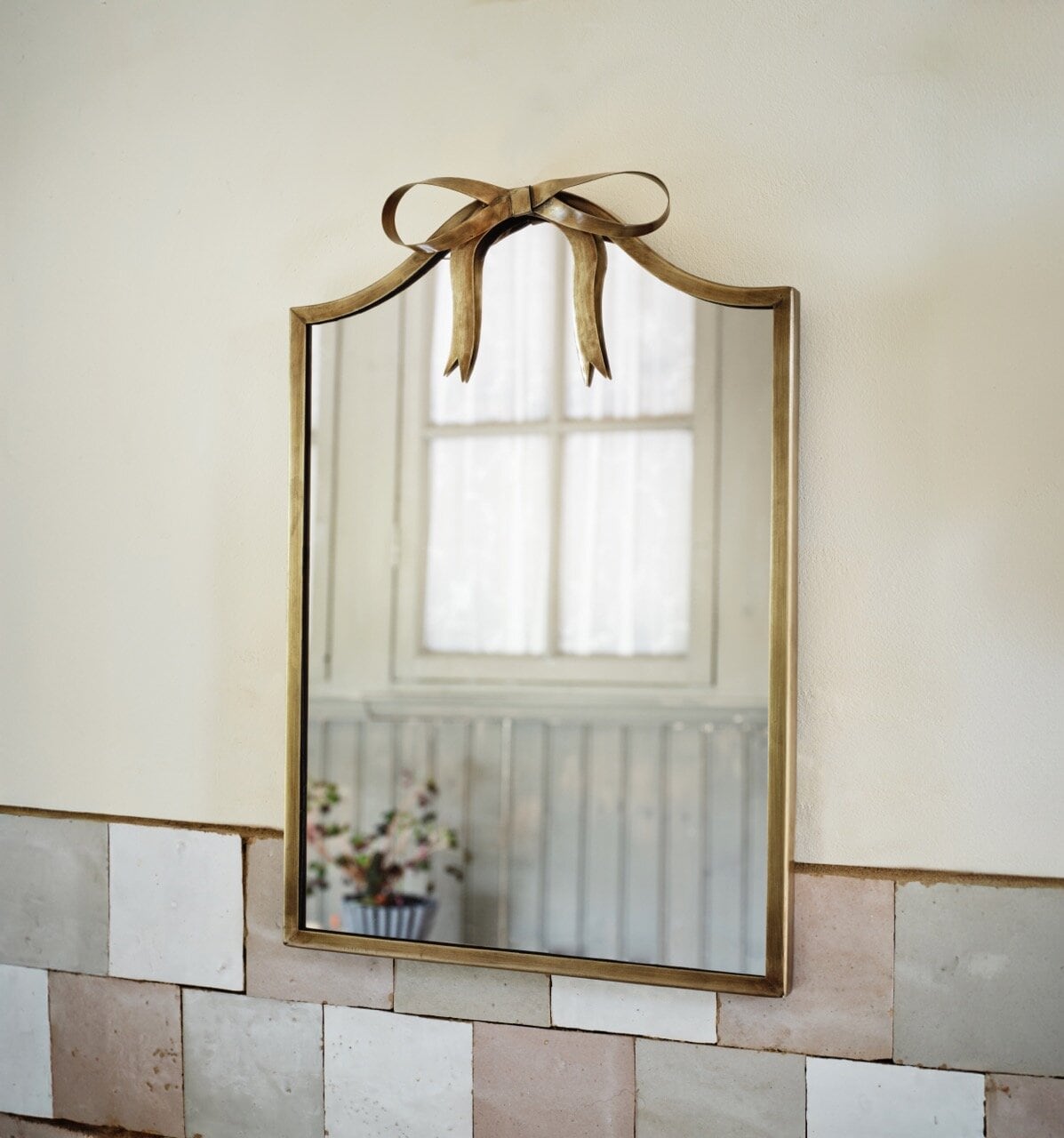 Miroir mural avec rosette – finition laiton